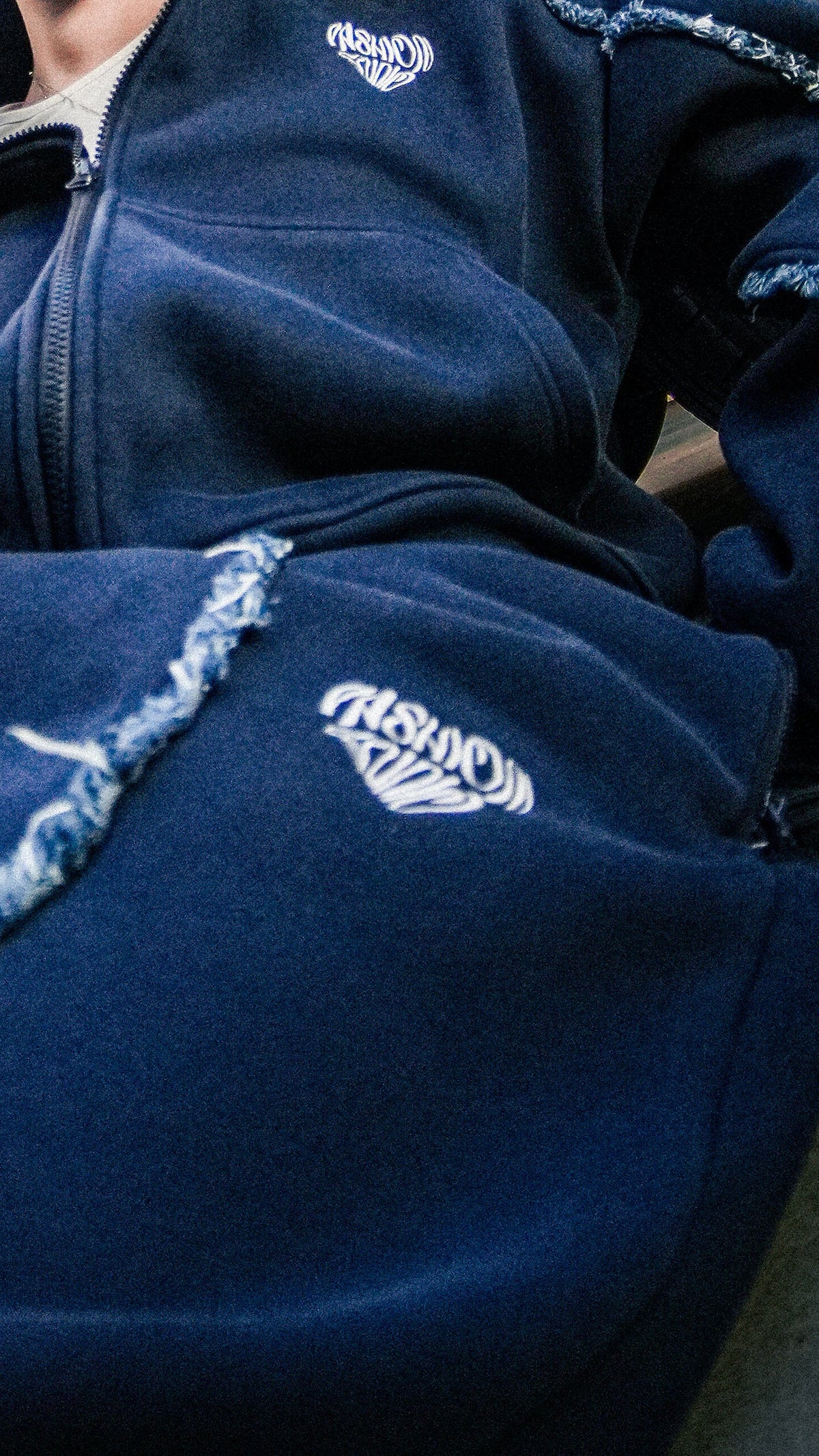 Détail du molleton 500 gsm du TORN PANT